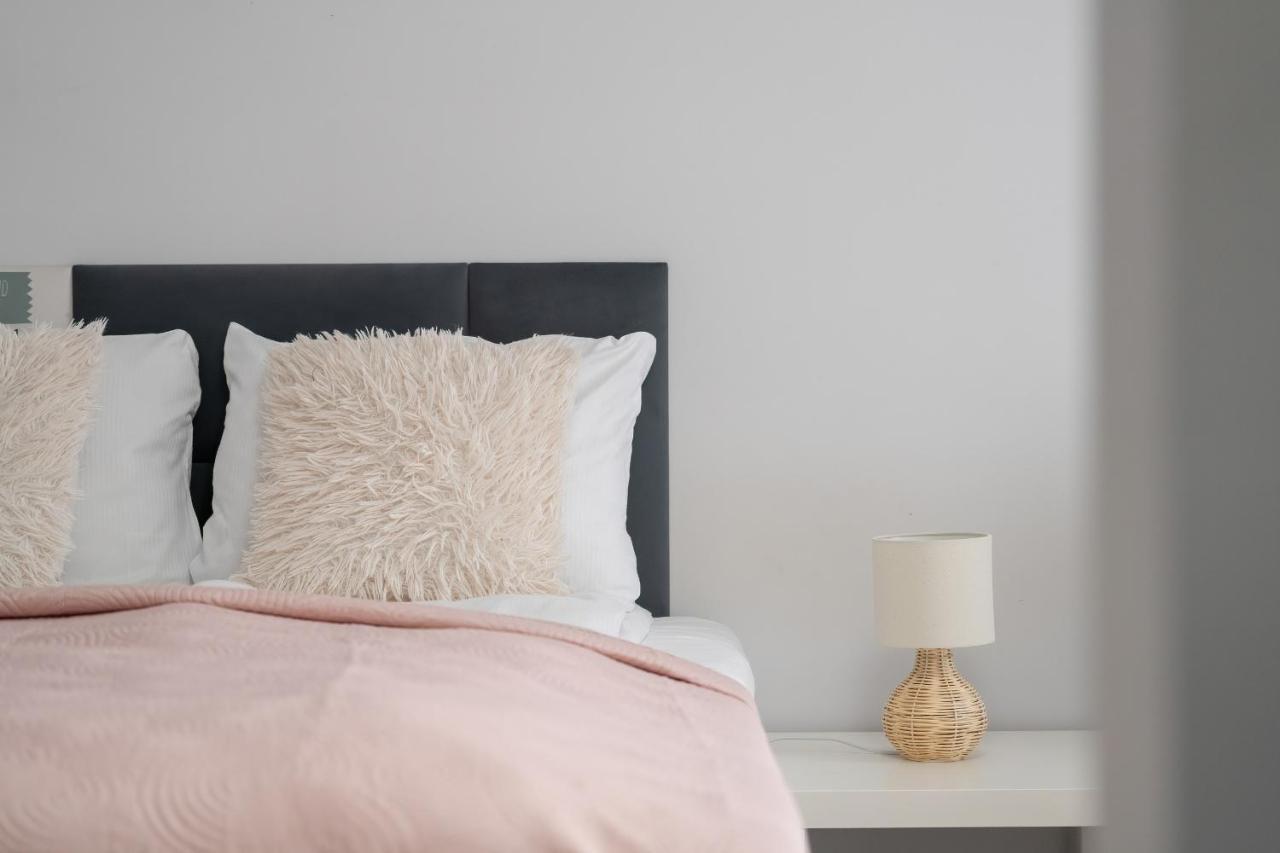 Stylish & Comfy Garbary Apartments With Parking By Noclegi Renters Πόζναν Εξωτερικό φωτογραφία